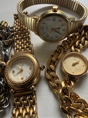 Vintage Women’s Watch Lot Timex Quartz Gold Tone Bracelet Mixed AS IS